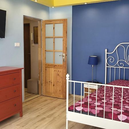 Studiospanie Studio Kapitana Z Balkonem Na Parterze Гданьск Экстерьер фото
